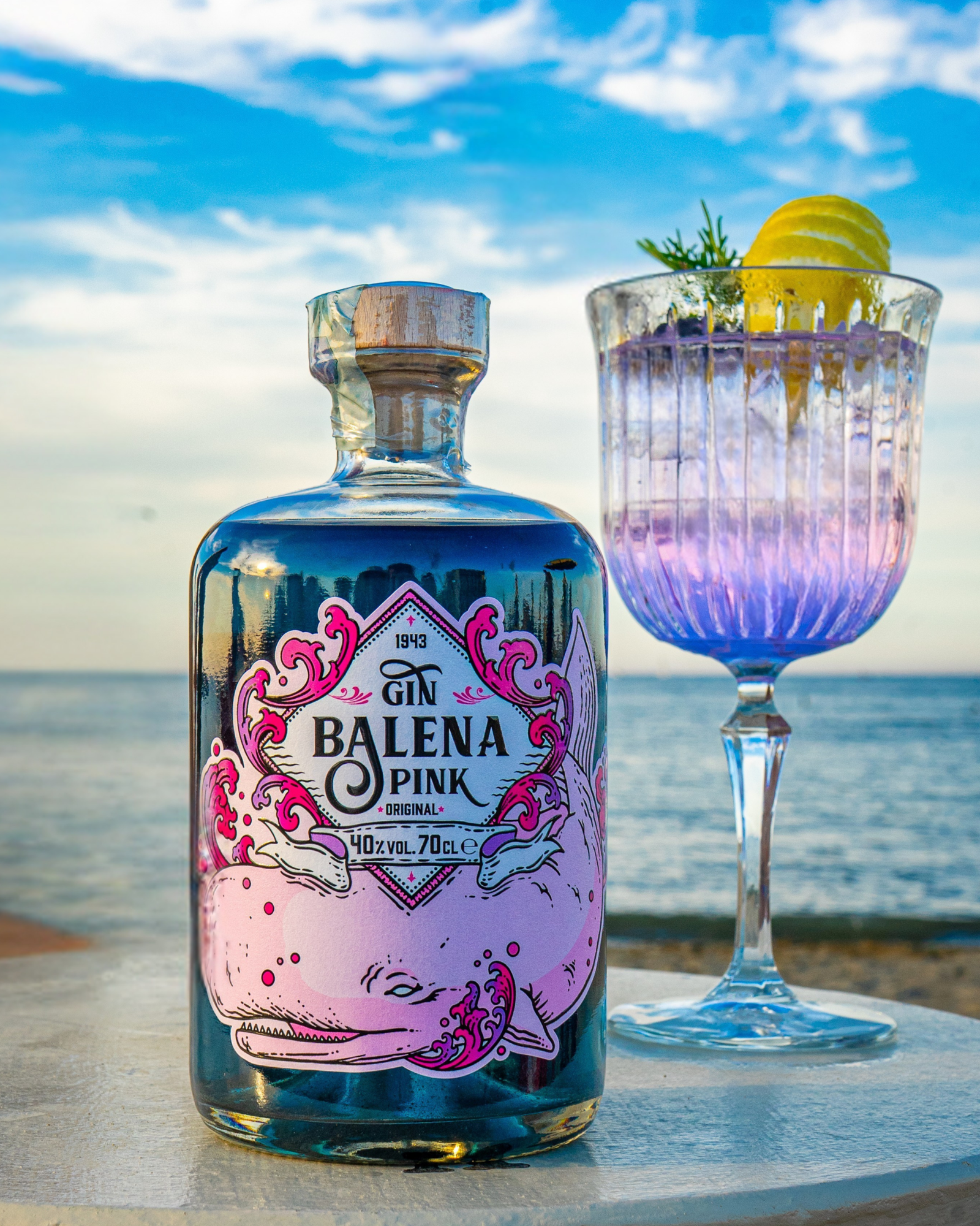 Gin che cambia colore: la magia del Butterfly Pea nel Gin Balena Pink